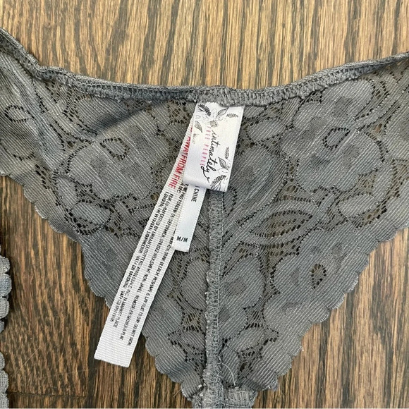 Free People Intimately gray lace racerback bralette size medium - Picture 2 of 4